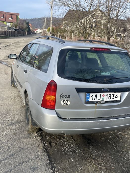 Ford focus  1.8 бензин