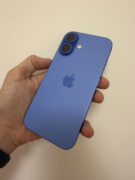 Iphone 16 niebeski uszkodzony