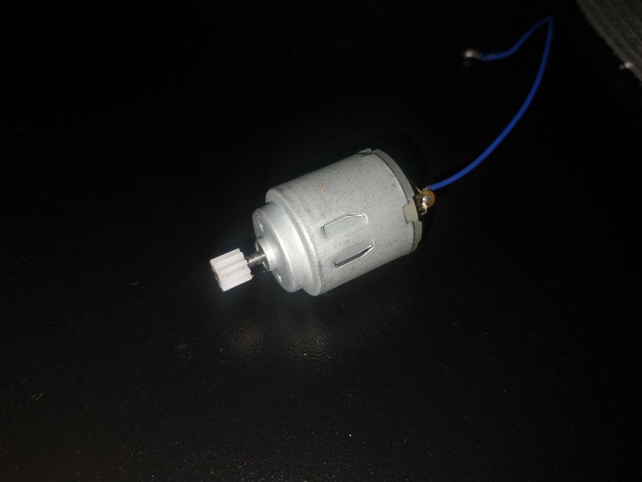 mini silniczek / silnik 21mm