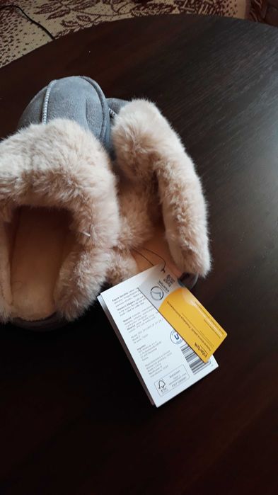 Sprzedam kapcie laczki nowe