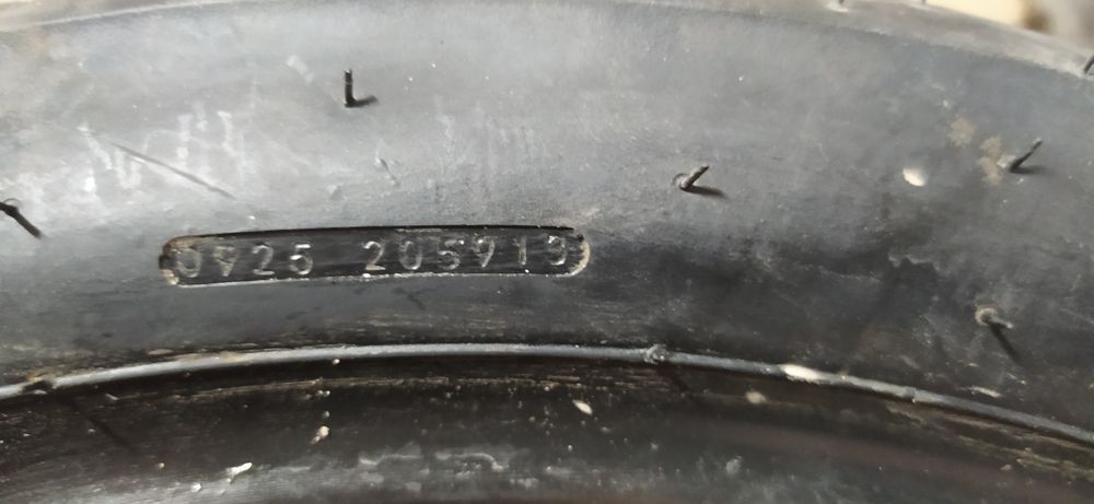 Шина нова є тільки передня 1300