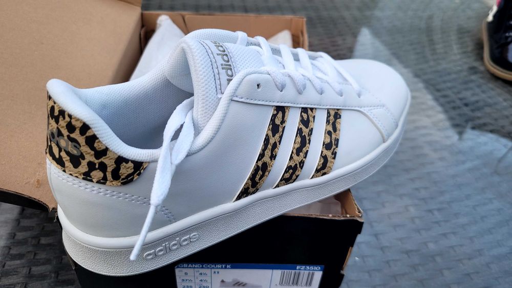 Sapatilhas - adidas- tamanho 37