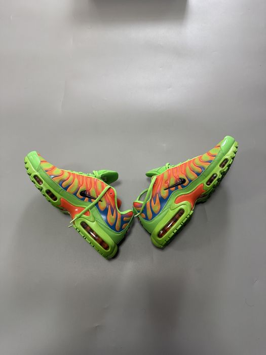 Nike Air Max Plus x Supreme