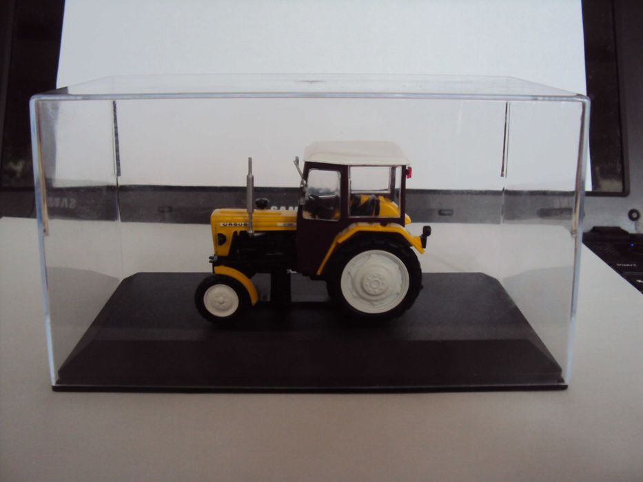 model traktor ursus C -330 konwersja skala 1/43 ixo z przesyłką