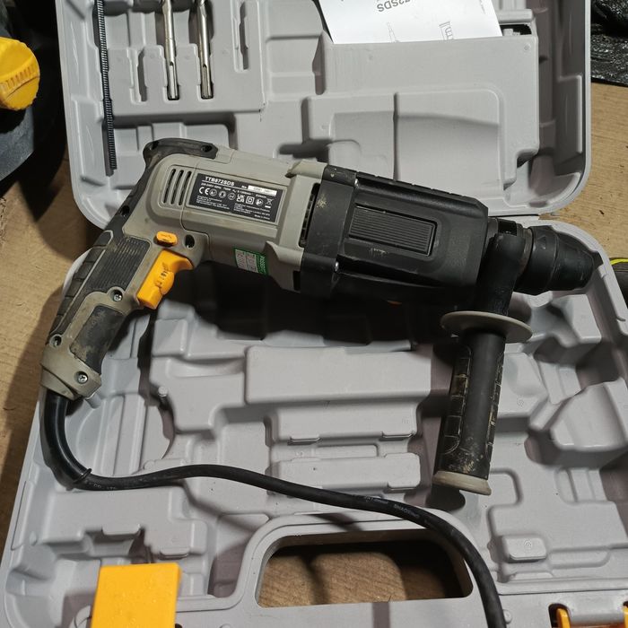 Młotowiertarka titan SDS plus 750w ttb872sds