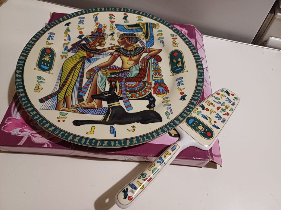 Керамічна тарілка з лопаткою