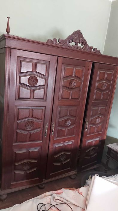 Mobilia antiga, vendo.a bom preço