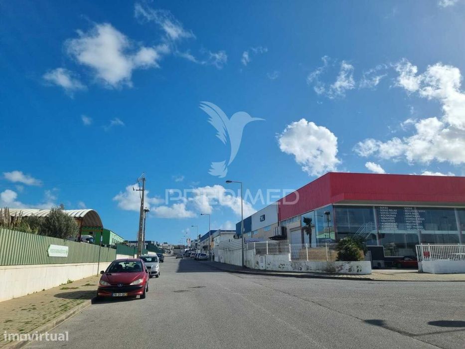 Loja/Armazém – Oportunidade para Investidores, Pateiro