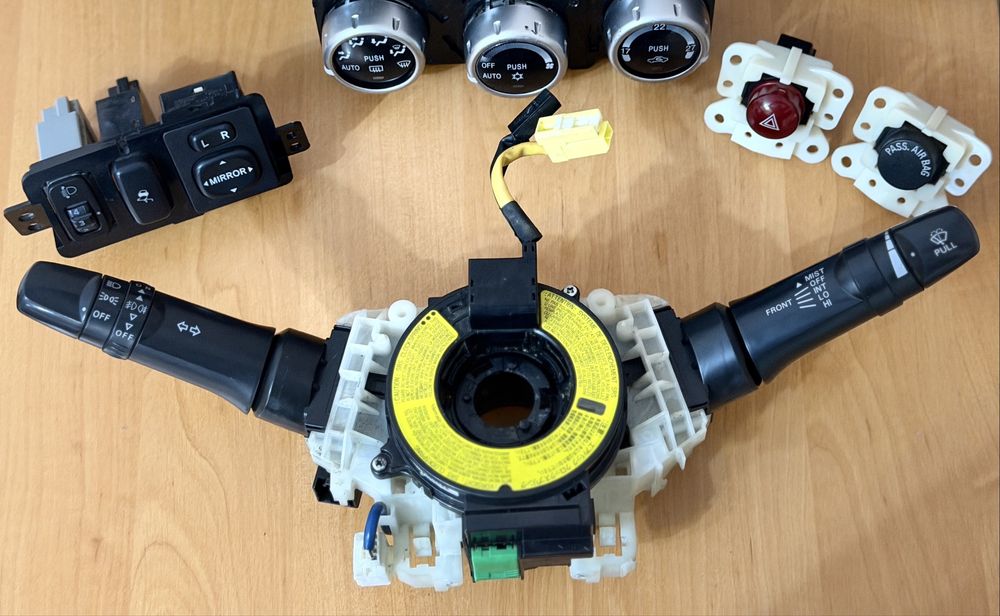 Mitsubishi L200. Шлейф L200. Підрульовий перемикач L200. Панель L200