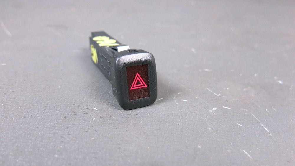 Volvo V60 S60 II przycisk świateł awaryjnych guzik