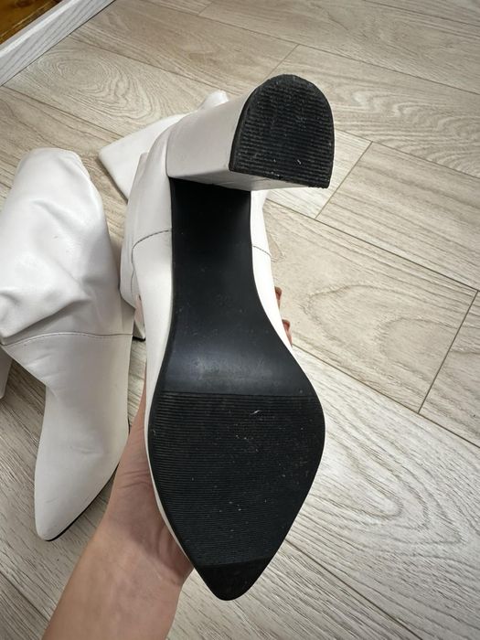 Чоботи жіночі