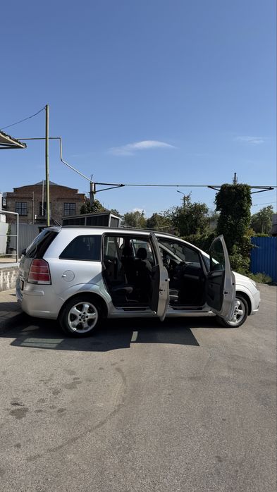 Opel Zafira 2006 р. | 1.9 Дизель | 6-ст. механіка | 7 місць