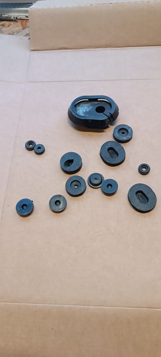 Fiat 126p przelotki karoserii gumowe oryginalne FSM