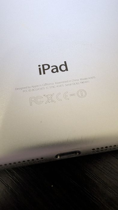 Планшет IPad Air  на запчасти