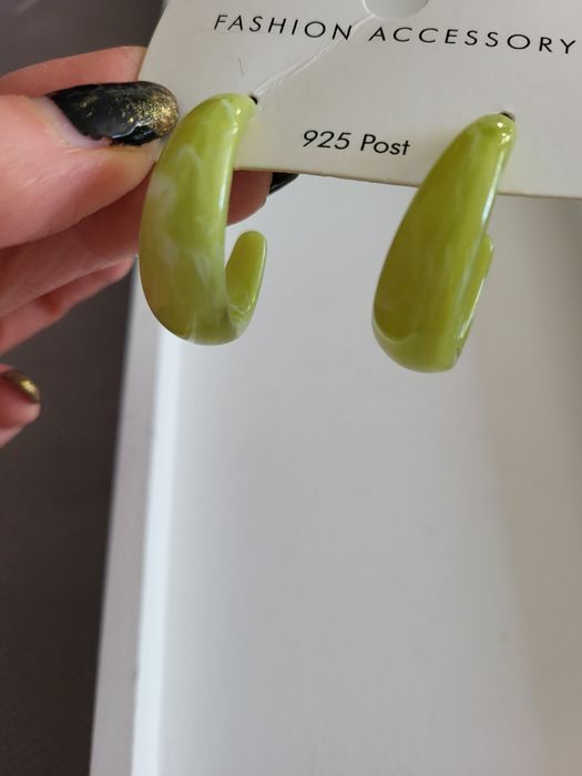 Nowe kolczyki pólkola