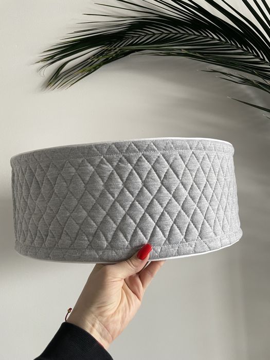 Baldachim ścienny biały w srebrne kropeczki z mocowaniem szarym Carame