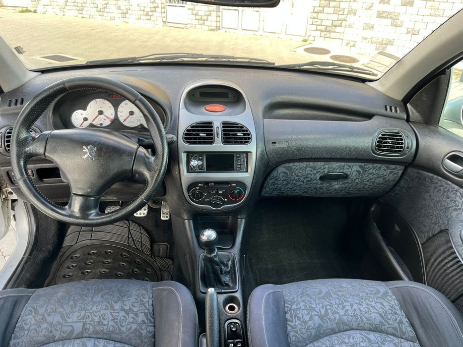 Peugeot 206 — fotografia 5