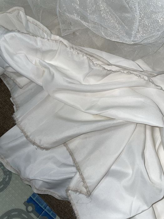 Продам весільну сукню