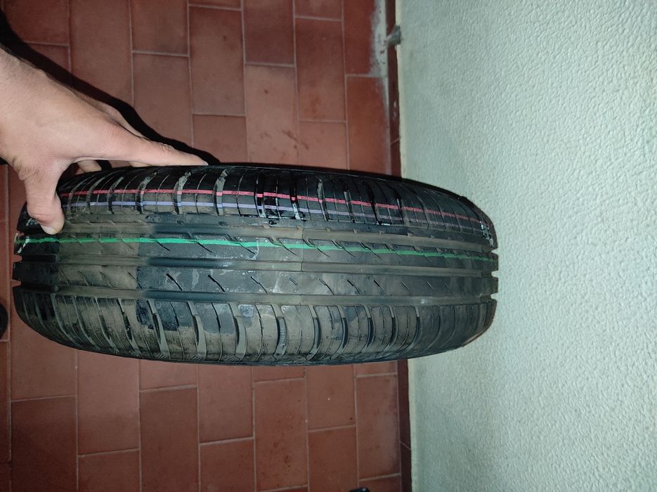 Pneu/roda nunca usado.