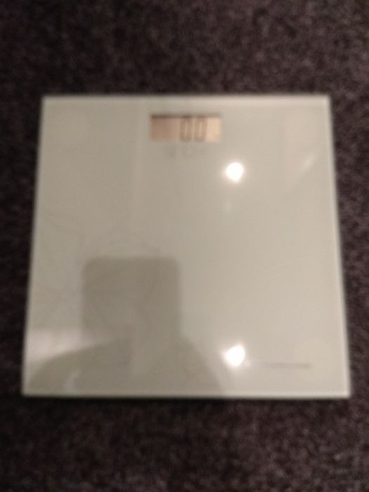 Ваги електронні нові , в ідеальному стані