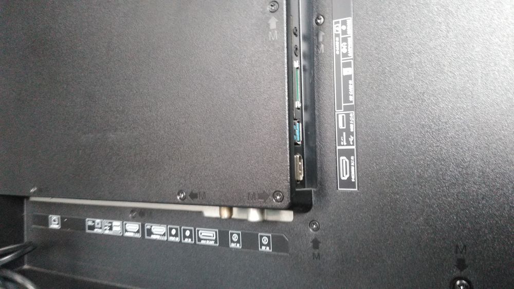 Sharp 49 cali uszkodzony na części