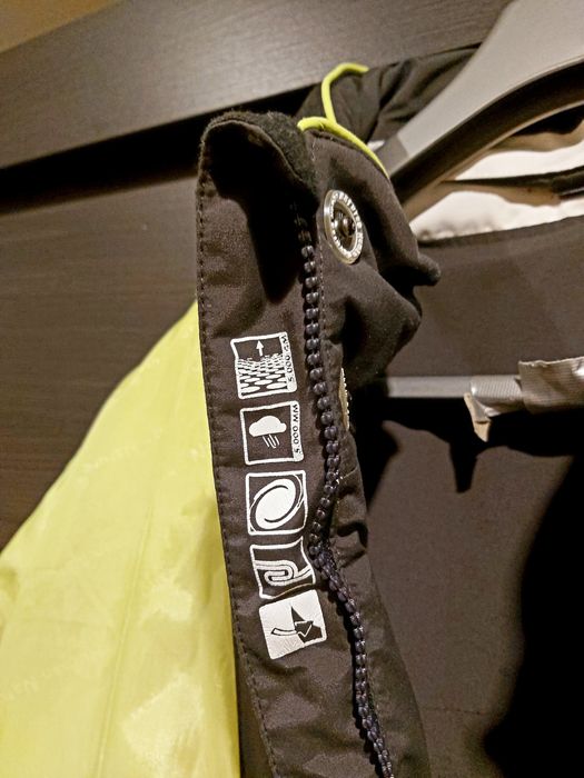 Kurtka Damska Narciarska Human Nature marki Levi's