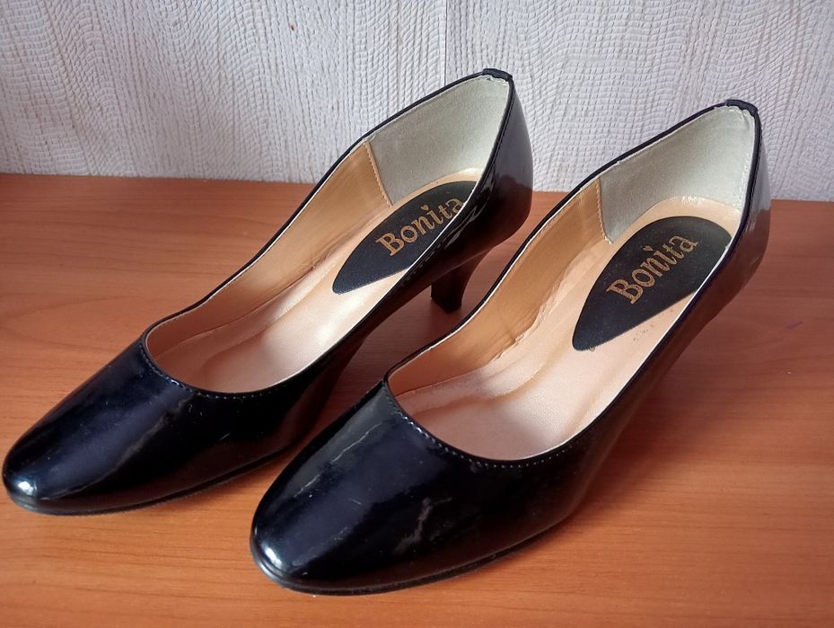 Жіночі лакові чорні туфлі 37 р