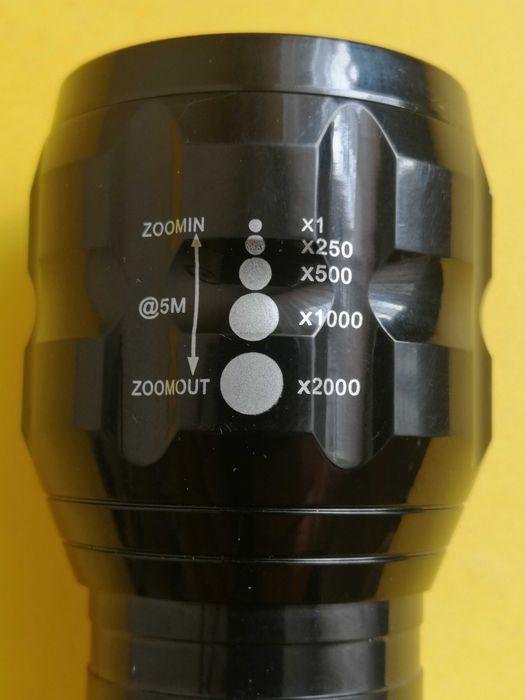 Latarka - led - zoom - kompas