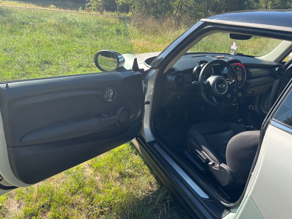 Samochód Mini cooper