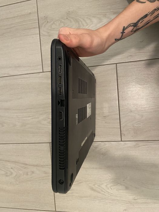 Laptop Dell Inspirion 3721