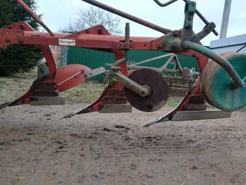 Плуг KVERNELAND трьохкорпусний