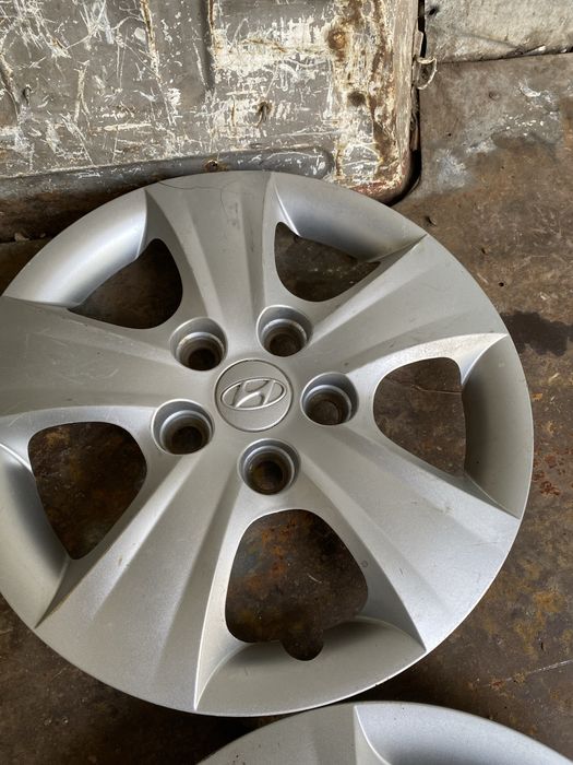 Колпаки Hyundai r 15 I30 клмплект