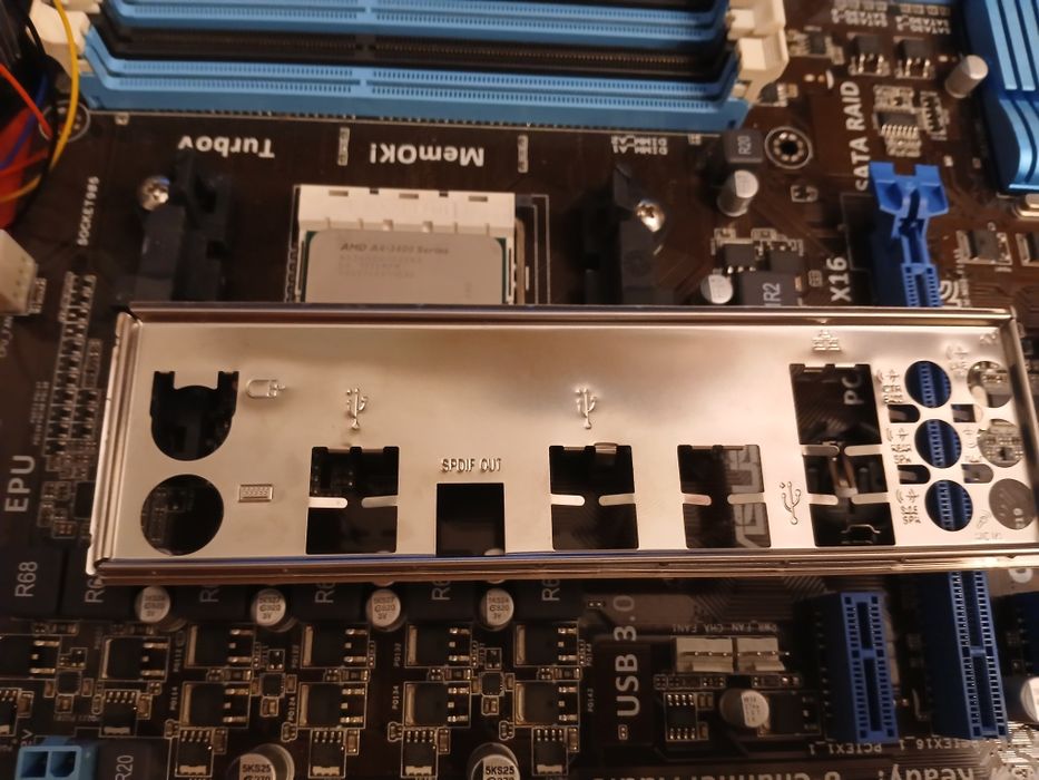 Płyta główna ASUS F1A55 R2.0 z procesorem