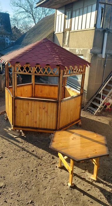 Альтанка біседка шестиграна, на 10-12 людей.