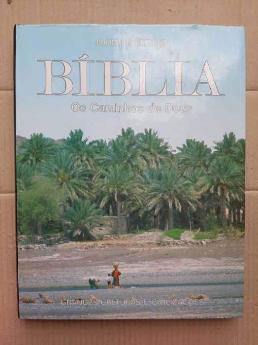 RELIGIÃO - Várias Bíblias