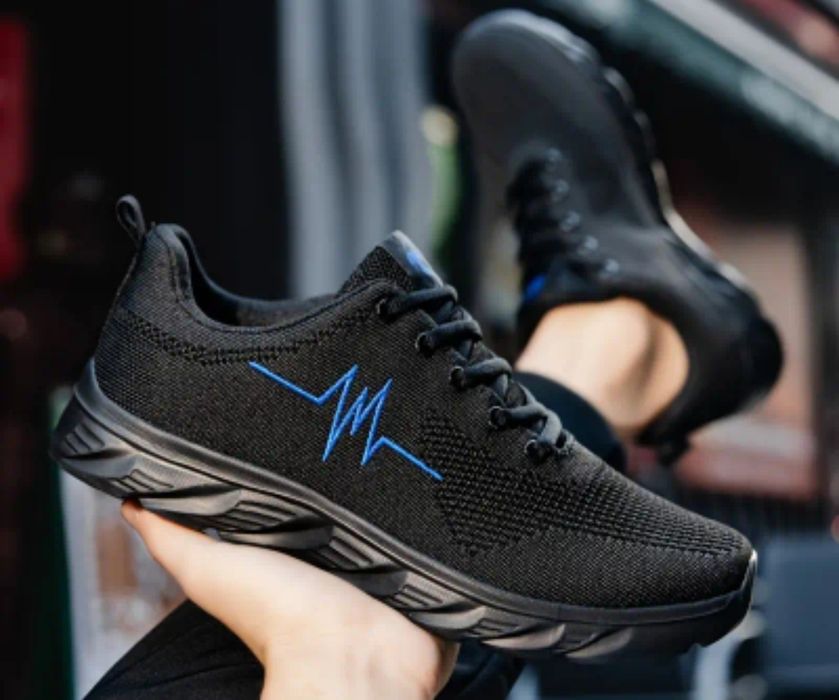 В двох кольорах.Чоловічі дихаючі кросівки р.48 р,49 р.51