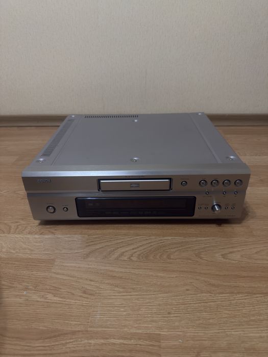Denon DVD-3910 Universal Player DVD CD SACD Audio