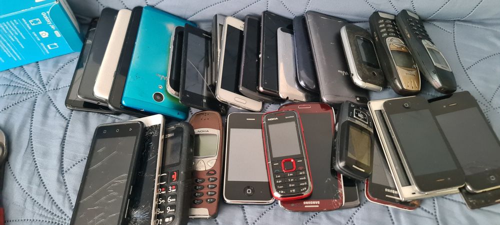 Stare telefony komórkowe