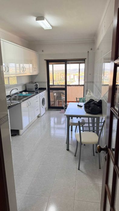 Apartamento T3 com garagem e arrumos – Coimbra Eiras