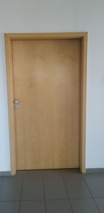 Drzwi wewnętrzne z ościeżnicą opaskową