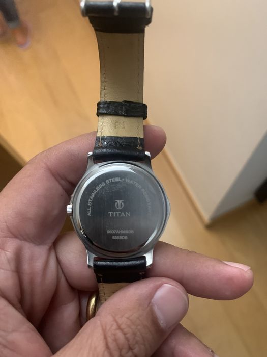 Relógio Marca TITAN - como novo