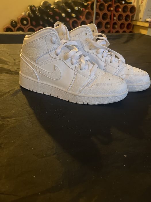 Nike Air jordans todas brancas sem caixa tamamho 37.5