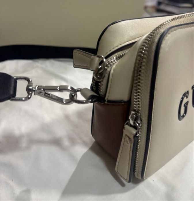 Mala GUESS bege com castanho
