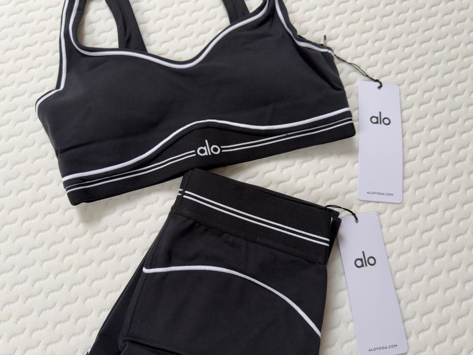 Оригінальний топ Alo Yoga Airbrush Bra • Black • S • Новий