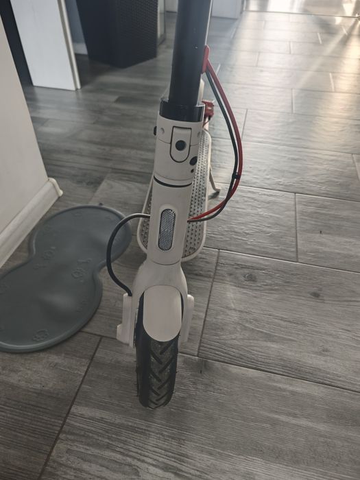 Sprzedam Hulajnogę Mi Electric Scooter 3