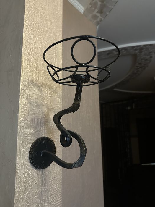 Настінні ковані підставки для вазонів