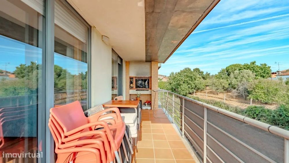 Apartamento T3 em Fradelos | 146 m² | Varanda c/ Churrasqueira