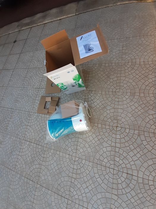 Cafeteira elétrica Rayola nova com caixa.