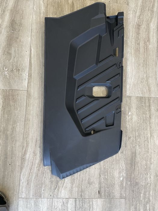 Запчастини HUMMER EV 2024