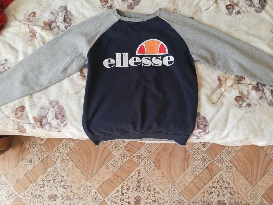 свитшот ellese стан:10/10 розмір:М